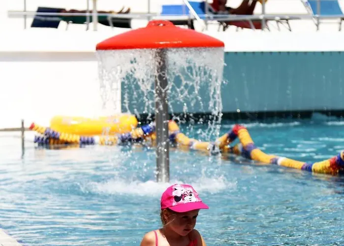 Perandor Отель Дуррес