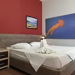 Perandor 4*